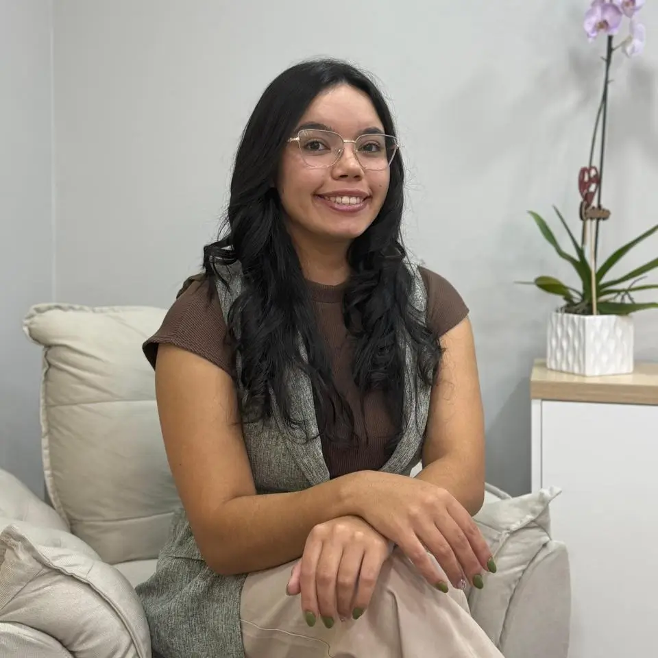 Bianca do Canto, nail designer em Balneário Camboriú, em seu estúdio