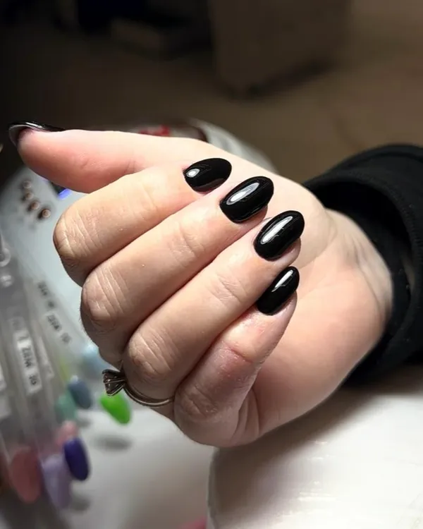 Esmaltação em gel preta