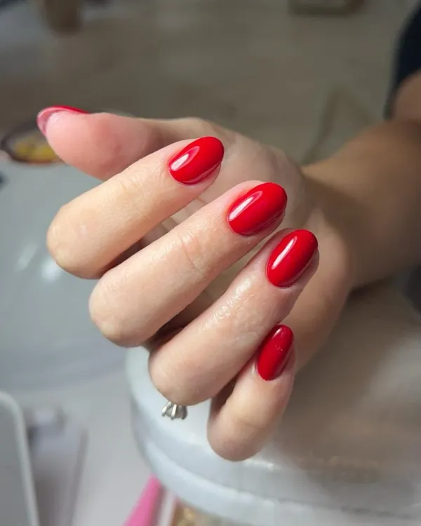 Esmaltação em gel vermelha